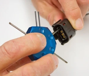 Lisle 57780 Terminal Tool for Ford - Image 2