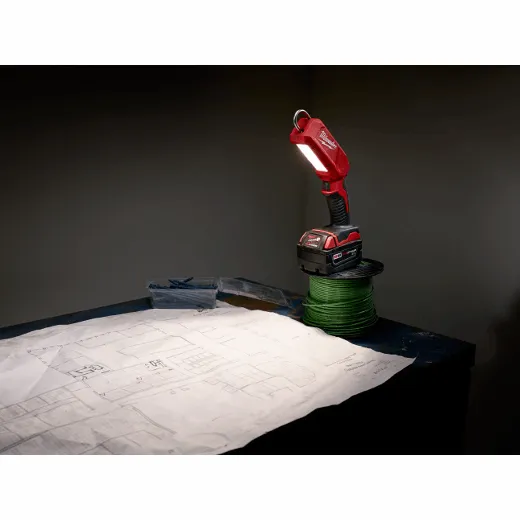 Milwaukee 2352-20 M18™ Stick Light (Tool Only) - Image 3