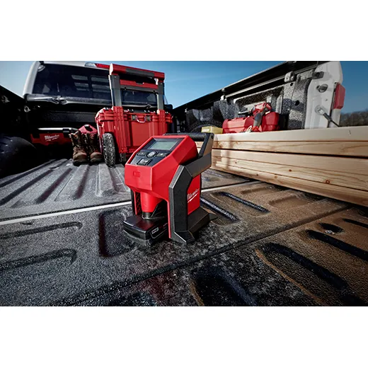 Milwaukee 2475-21XC M12™ Compact Inflator Kit - Image 6