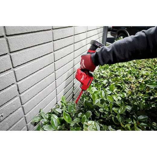 Milwaukee 2533-21 M12 FUEL™ 8" Hedge Trimmer Kit - Image 7
