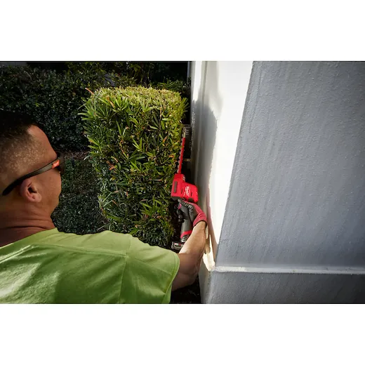 Milwaukee 2533-21 M12 FUEL™ 8" Hedge Trimmer Kit - Image 8