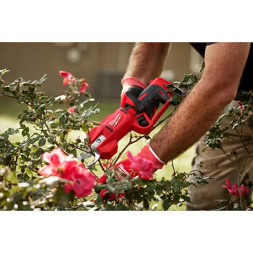 Milwaukee 2534-21 M12™ Brushless Pruning Shears Kit - Image 8