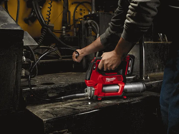 Milwaukee 2646-20 M18™ Cordless 2-Speed Grease Gun (Tool Only) - Image 5
