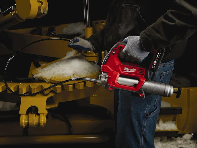 Milwaukee 2646-20 M18™ Cordless 2-Speed Grease Gun (Tool Only) - Image 4