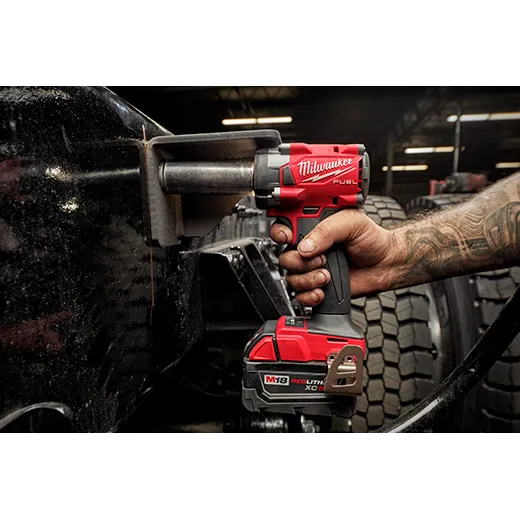 Milwaukee 2854-22R M18 FUEL™ 3/8" Compact Impact Wrench w/ Friction Ring Kit - Image 7