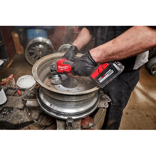 Milwaukee 2888-20 M18 FUEL™ 4-1/2"- 5" Variable Speed Braking Angle Grinder, Paddle Switch No-Lock (Tool Only) - Image 7