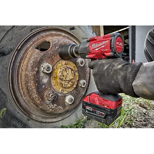 Milwaukee 2962-20 M18 FUEL™ 1/2" Mid-Torque Impact Wrench w/ Friction Ring (Tool Only) - Image 7