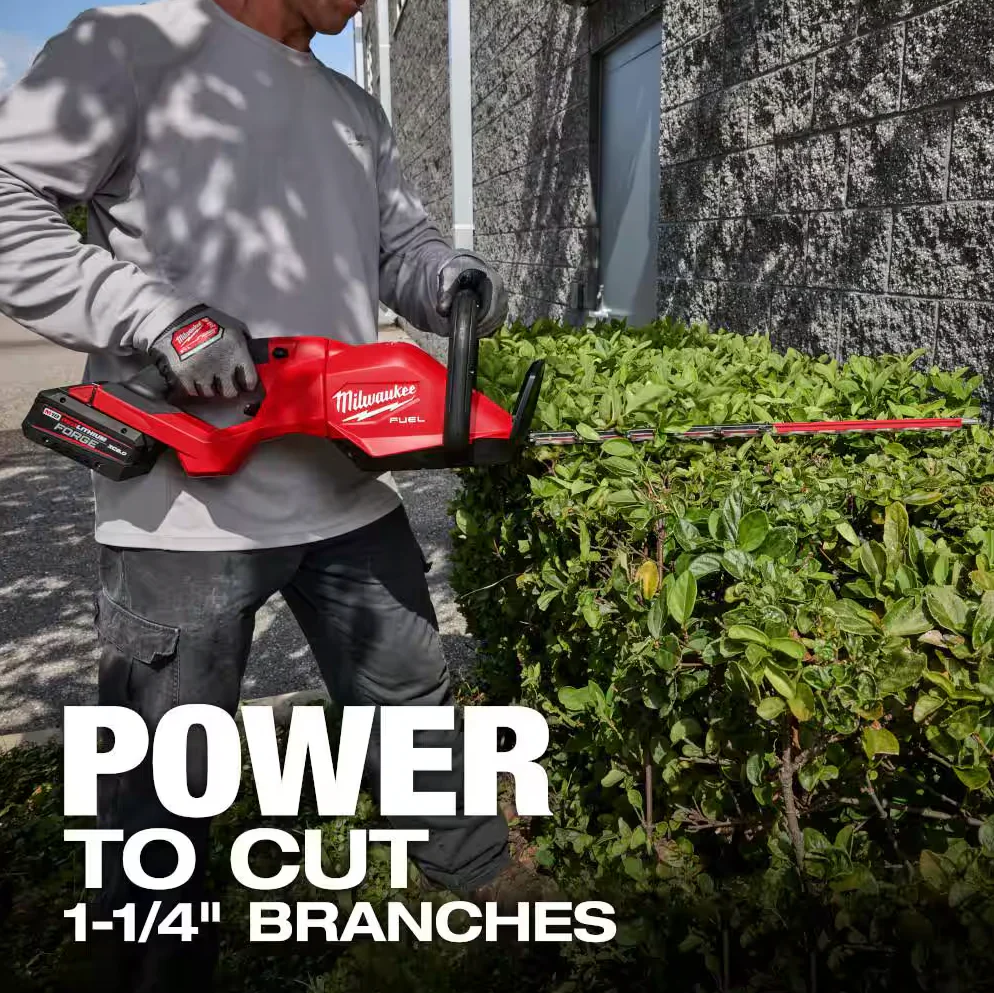 Milwaukee 3033-20 M18 FUEL™ 24" Hedge Trimmer (Tool Only) - Image 3