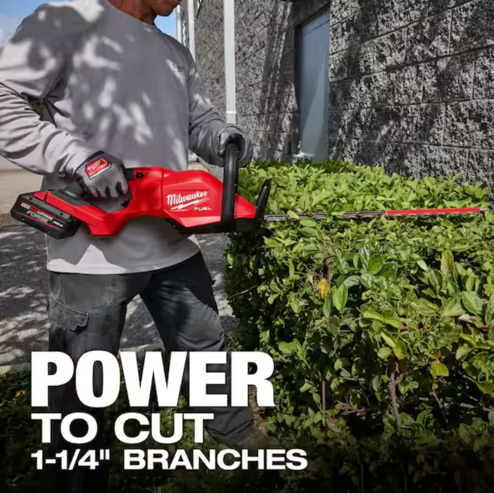 Milwaukee 3034-20 M18 FUEL™ 30" Hedge Trimmer (Tool Only) - Image 4
