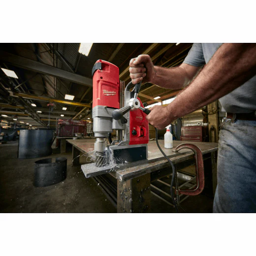 Milwaukee 4272-21 1-5/8" Electromagnetic Drill Kit - Image 3