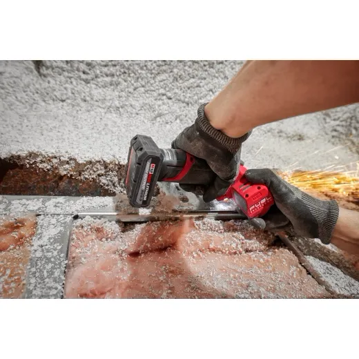 Milwaukee 48-11-2450 M12 REDLITHIUM™ HIGH OUTPUT™ XC5.0 Battery Pack - Image 4